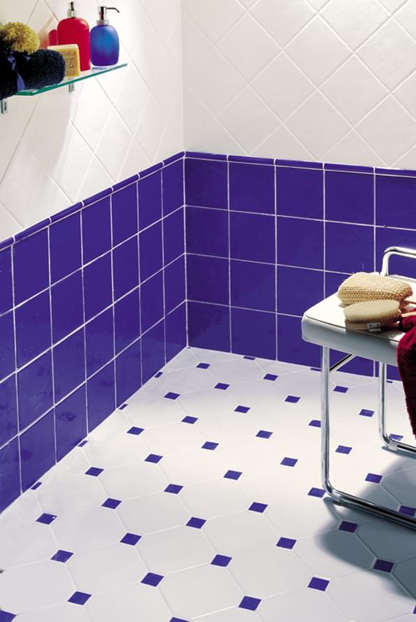 Какая плитка лучше для комнаты. Плитка Tonalite provenzale. Плитка в ванну. Плитка напольная для ванной. Напольная плитка для ванной комнаты.